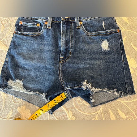 Levi’s Distressed High Rise Shorts - Picture 5 of 11